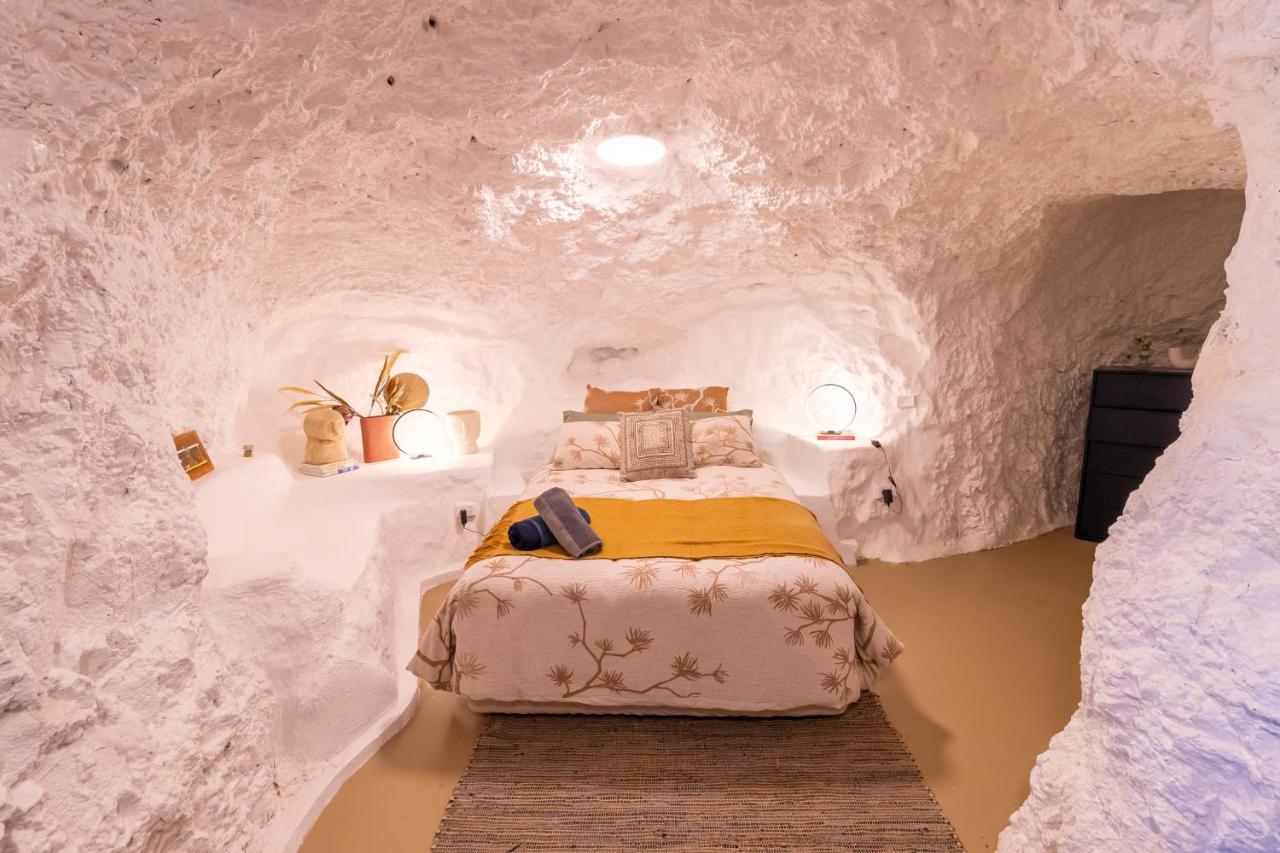 White Cliffs Accommodation -Daybreak Dugout - Unique Cave House Bagian luar foto