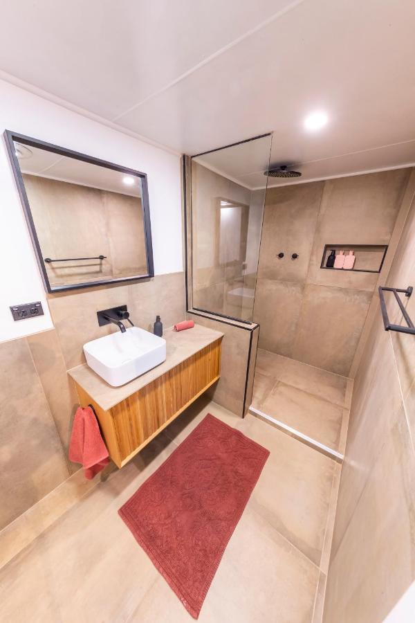 White Cliffs Accommodation -Daybreak Dugout - Unique Cave House Bagian luar foto