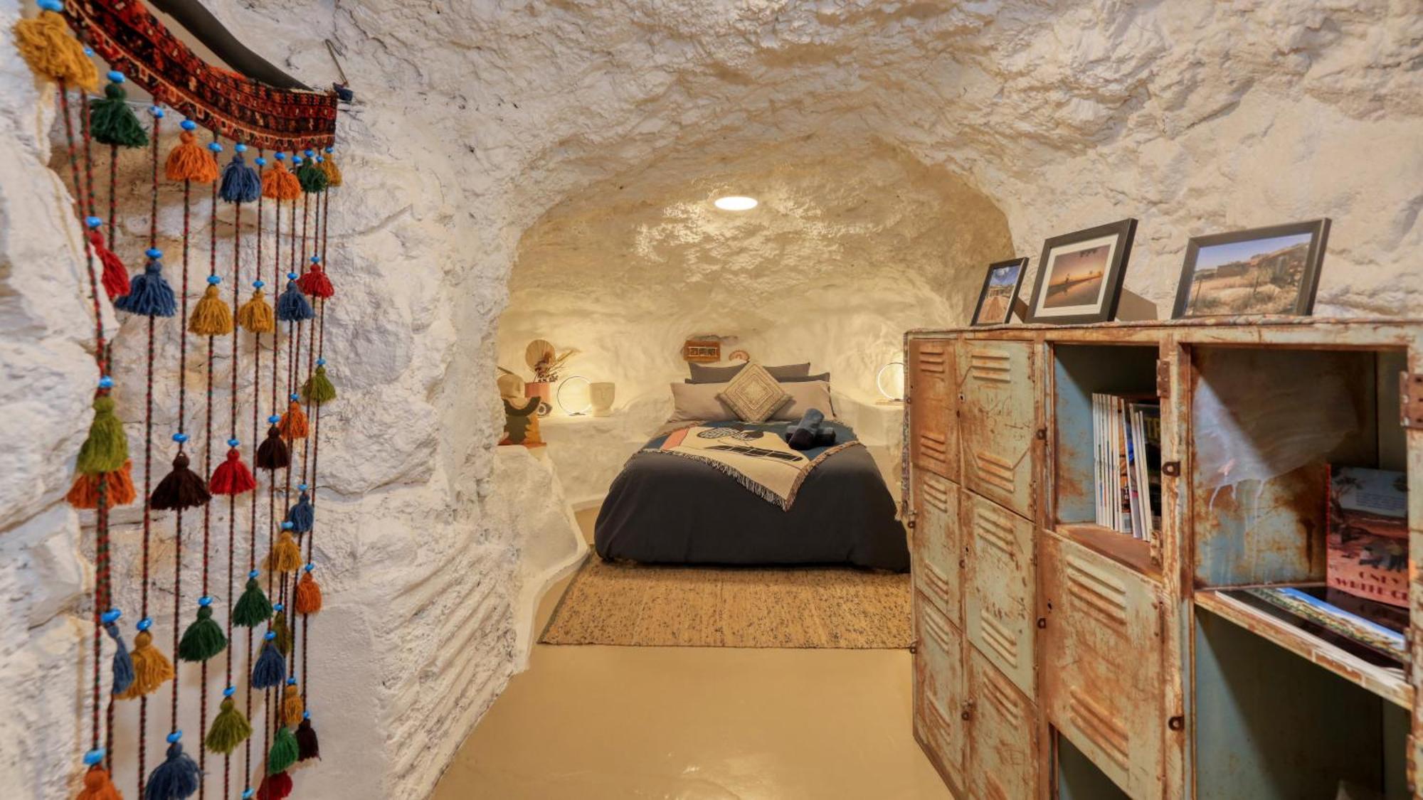 White Cliffs Accommodation -Daybreak Dugout - Unique Cave House Bagian luar foto